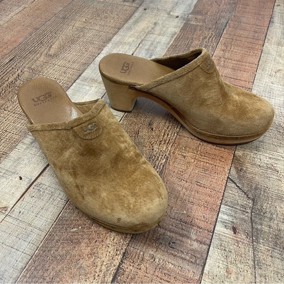 Ugg Abbie Women's 7 Brown Suede Clogs Mules Wood Heel Studded Closed Toe Slip On - Picture 1 of 9